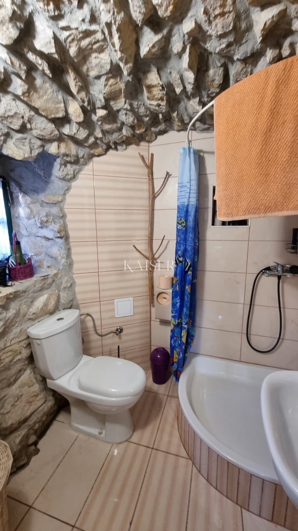Crikvenica, Tribalj - lepa kamnita hiša z vrtom