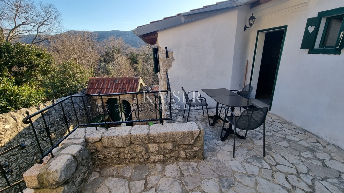 Crikvenica, Tribalj - lepa kamnita hiša z vrtom
