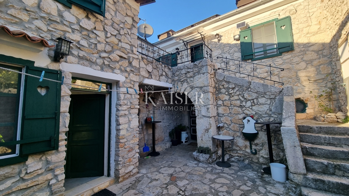 Crikvenica, Tribalj - lepa kamnita hiša z vrtom
