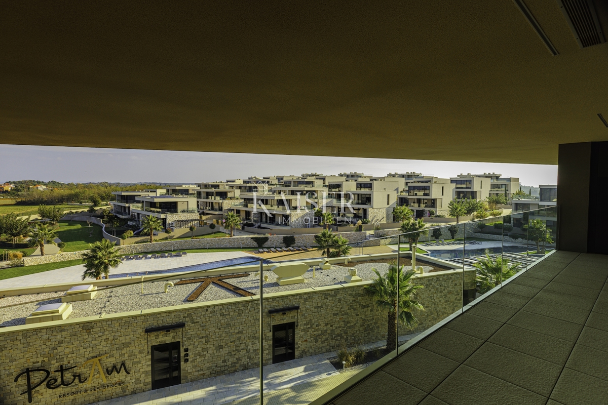 Istra, Umag, Savudrija - stanovanje 61m2, v luksuznem naselju, primerno za invalide