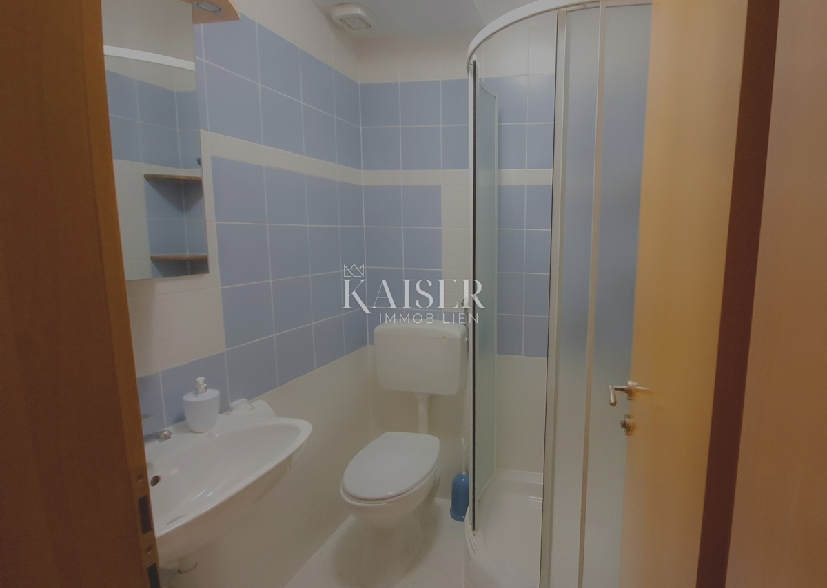 Otok Cres, Cres, hiša z več apartmaji