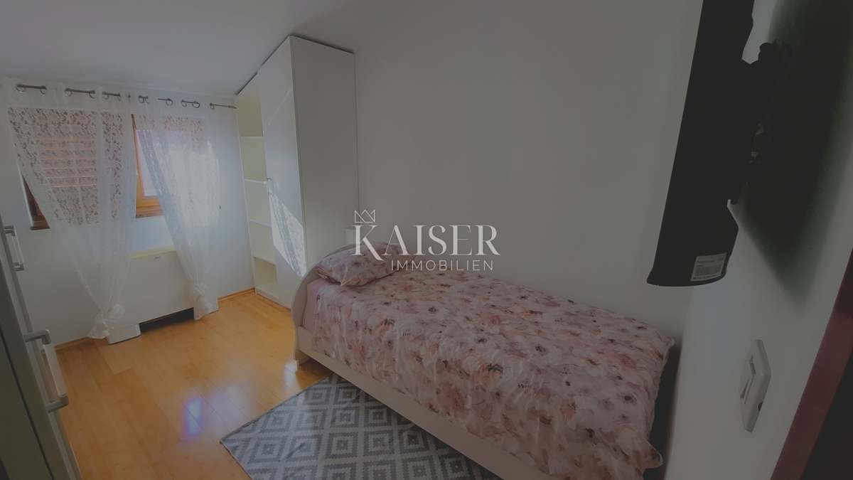 Otok Cres, Cres, hiša z več apartmaji