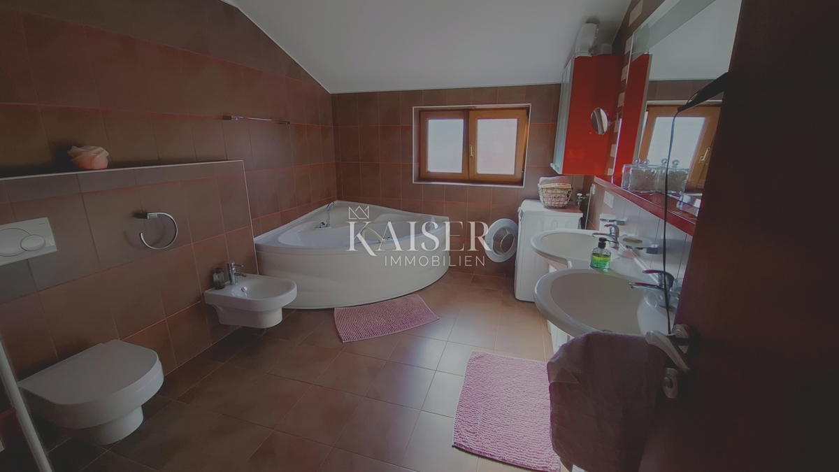 Otok Cres, Cres, hiša z več apartmaji