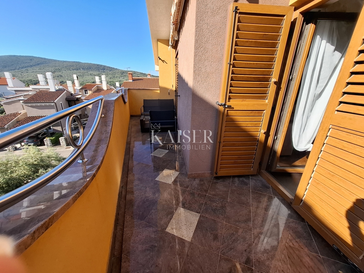 Otok Cres, Cres, hiša z več apartmaji