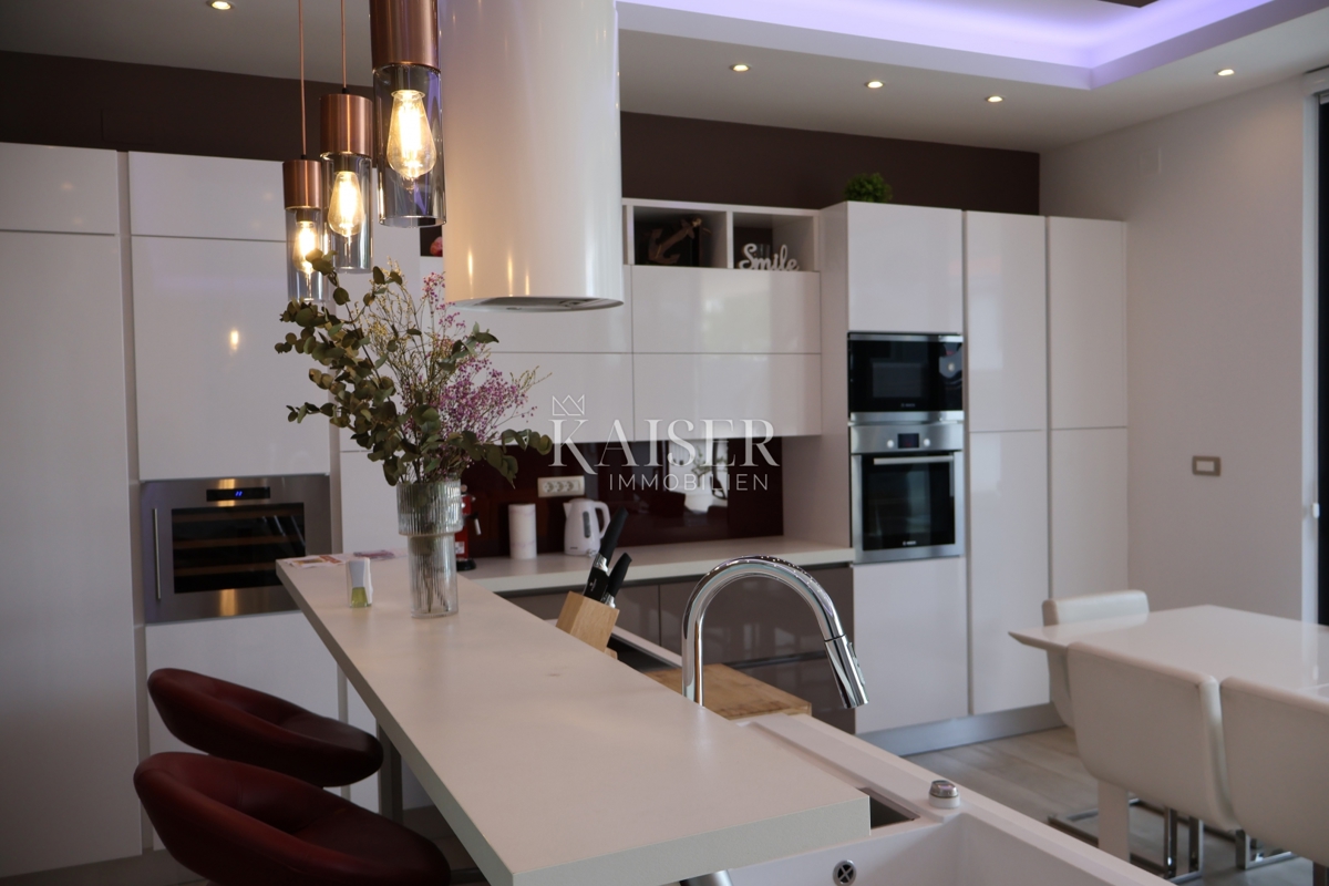Vila Šmrika, Kraljevica, 400m2