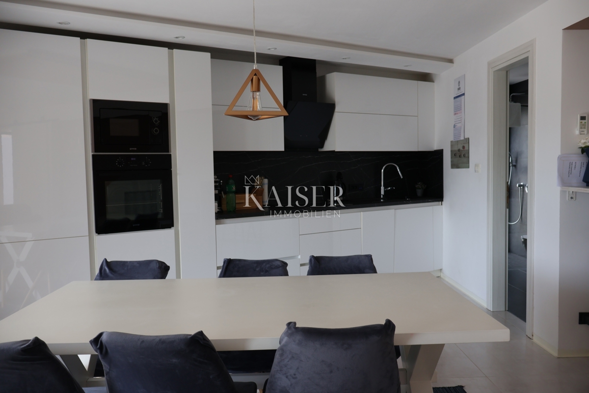 Vila Šmrika, Kraljevica, 400m2