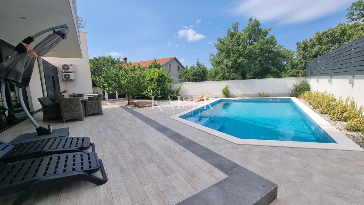 Vila Šmrika, Kraljevica, 400m2