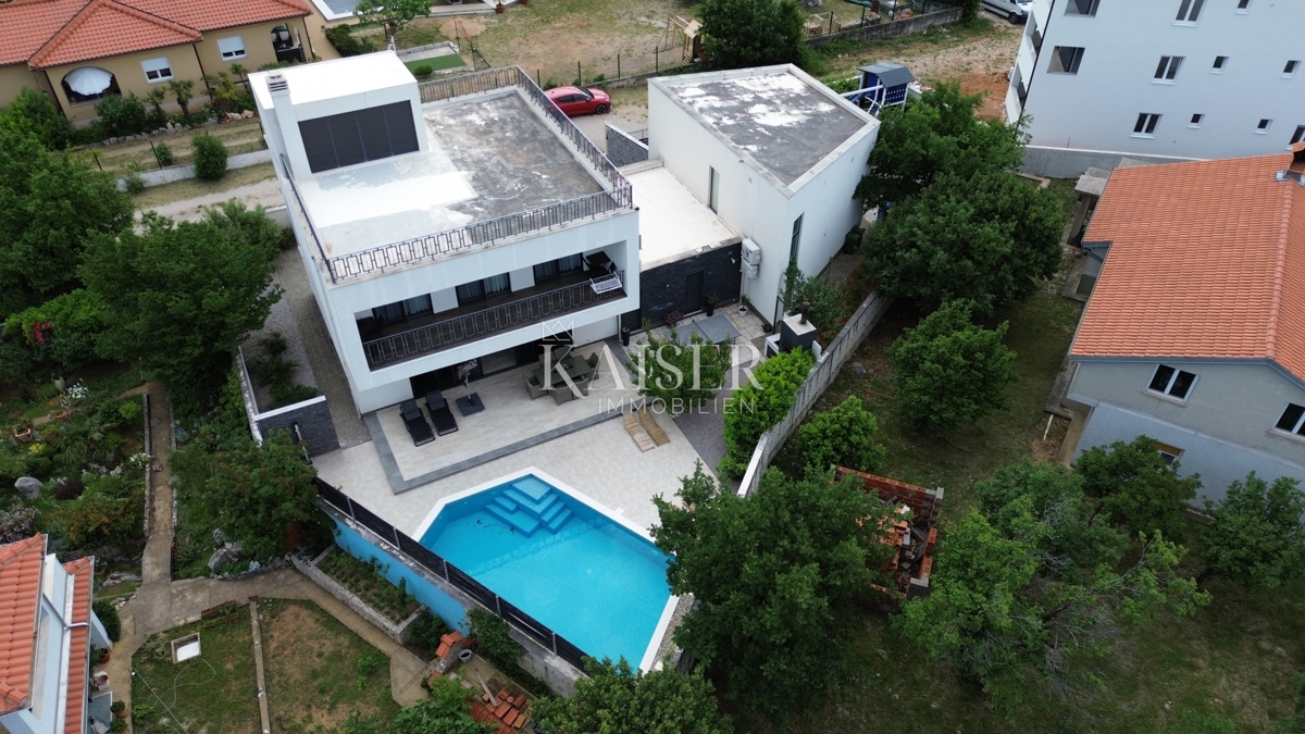 Vila Šmrika, Kraljevica, 400m2