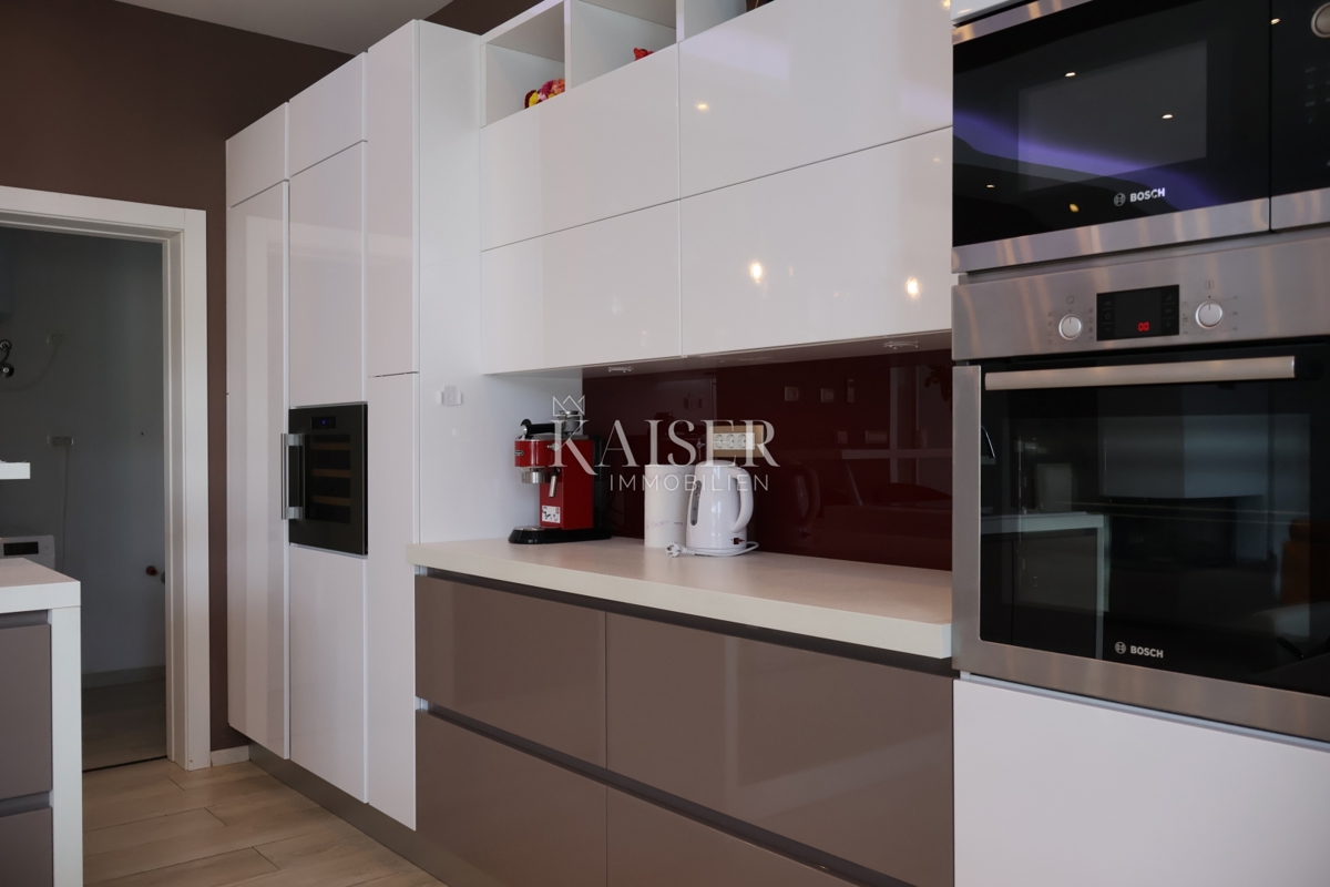 Vila Šmrika, Kraljevica, 400m2