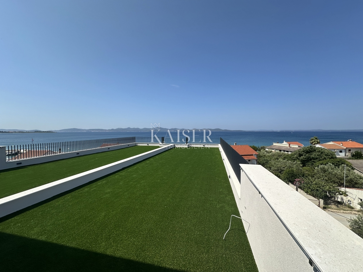 Zadar, Diklo, 92,4 m2, strešna terasa, 50 m od morja