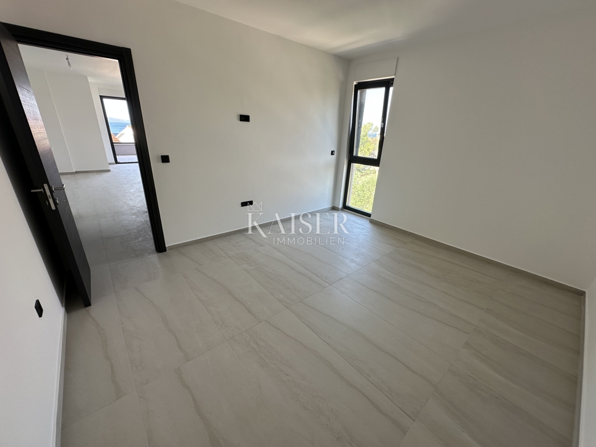 Zadar, Diklo, 92,4 m2, strešna terasa, 50 m od morja