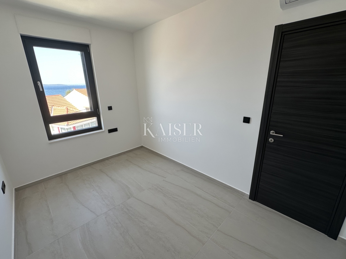 Zadar, Diklo, 92,4 m2, strešna terasa, 50 m od morja
