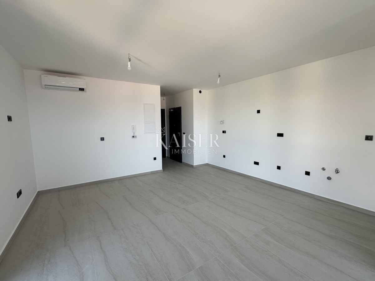 Zadar, Diklo, 92,4 m2, strešna terasa, 50 m od morja