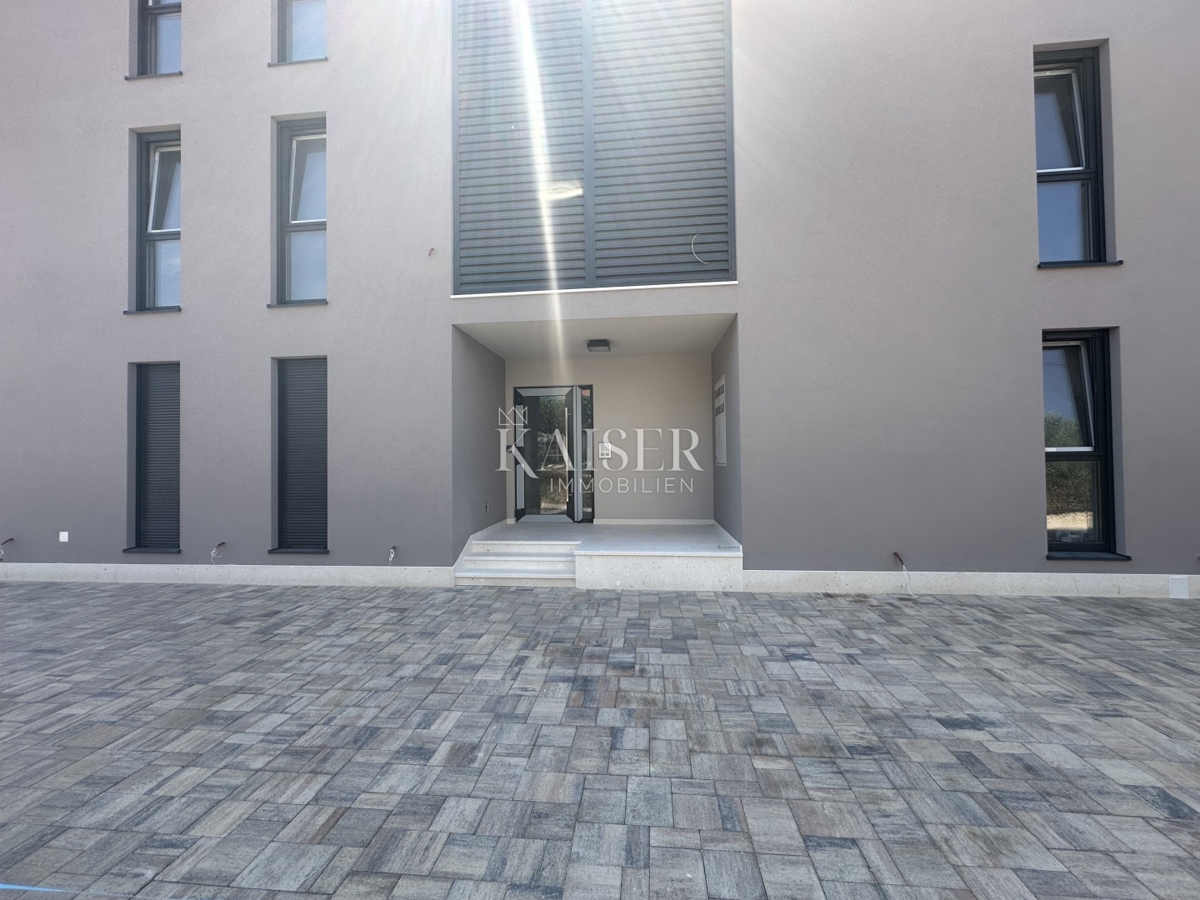 Zadar, Diklo, 92,4 m2, strešna terasa, 50 m od morja