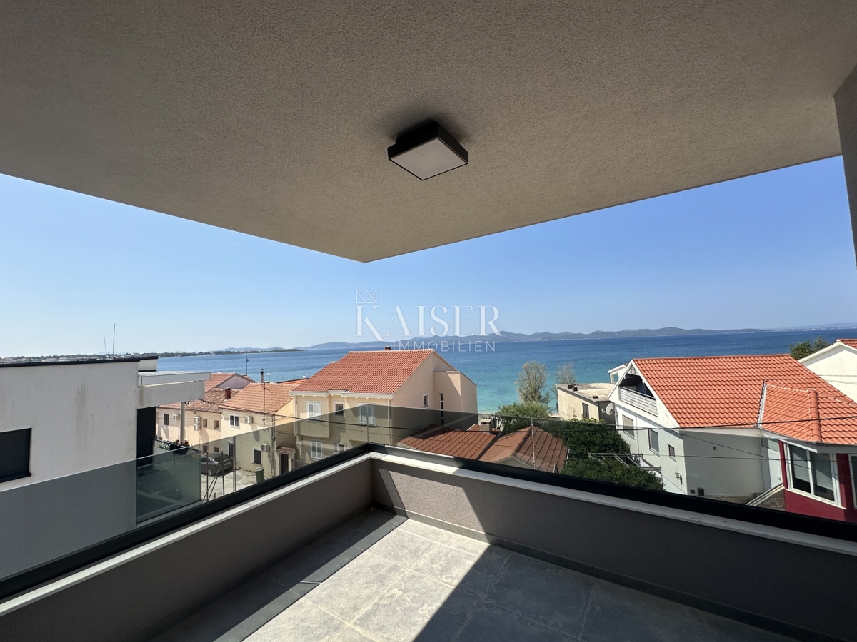 Zadar, Diklo, 92,4 m2, strešna terasa, 50 m od morja