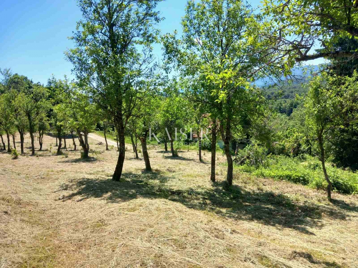 Vrbovsko, zazidljivo zemljišče Kamensko 776 m2