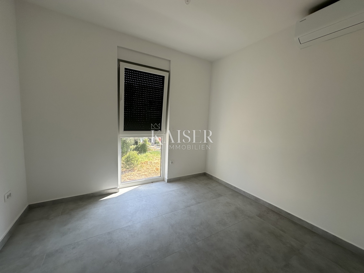 Zadar; Kožino - stanovanje 135 m2 z bazenom ob morju