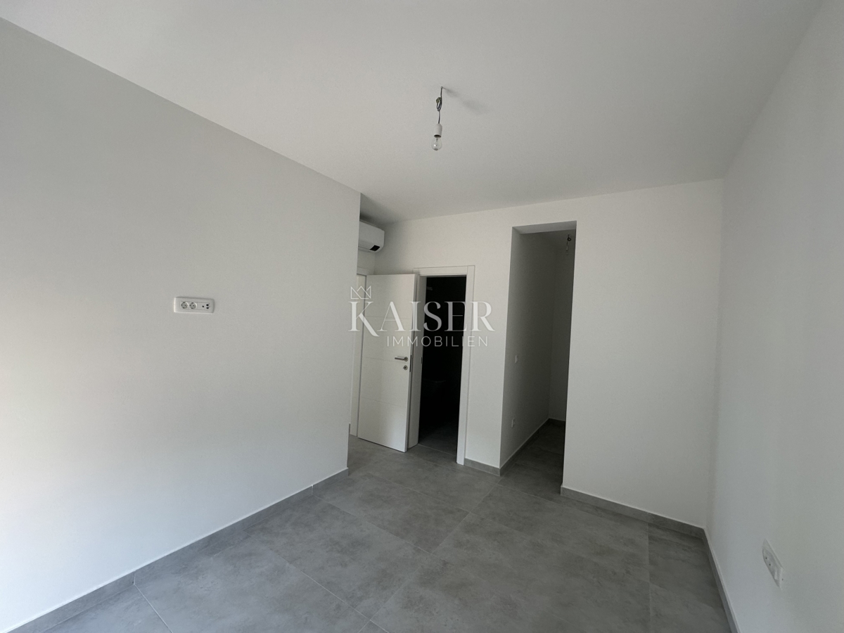 Zadar; Kožino - stanovanje 135 m2 z bazenom ob morju