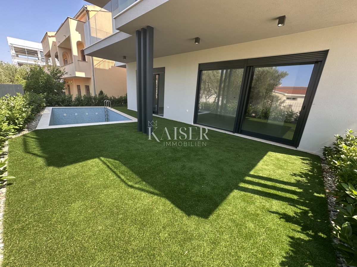 Zadar; Kožino - stanovanje 135 m2 z bazenom ob morju