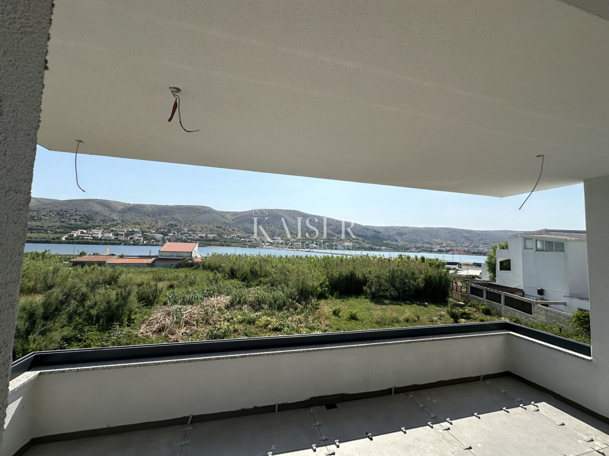 Pag, apartma - 57,63 m2 s pogledom na morje, 70 m od morja