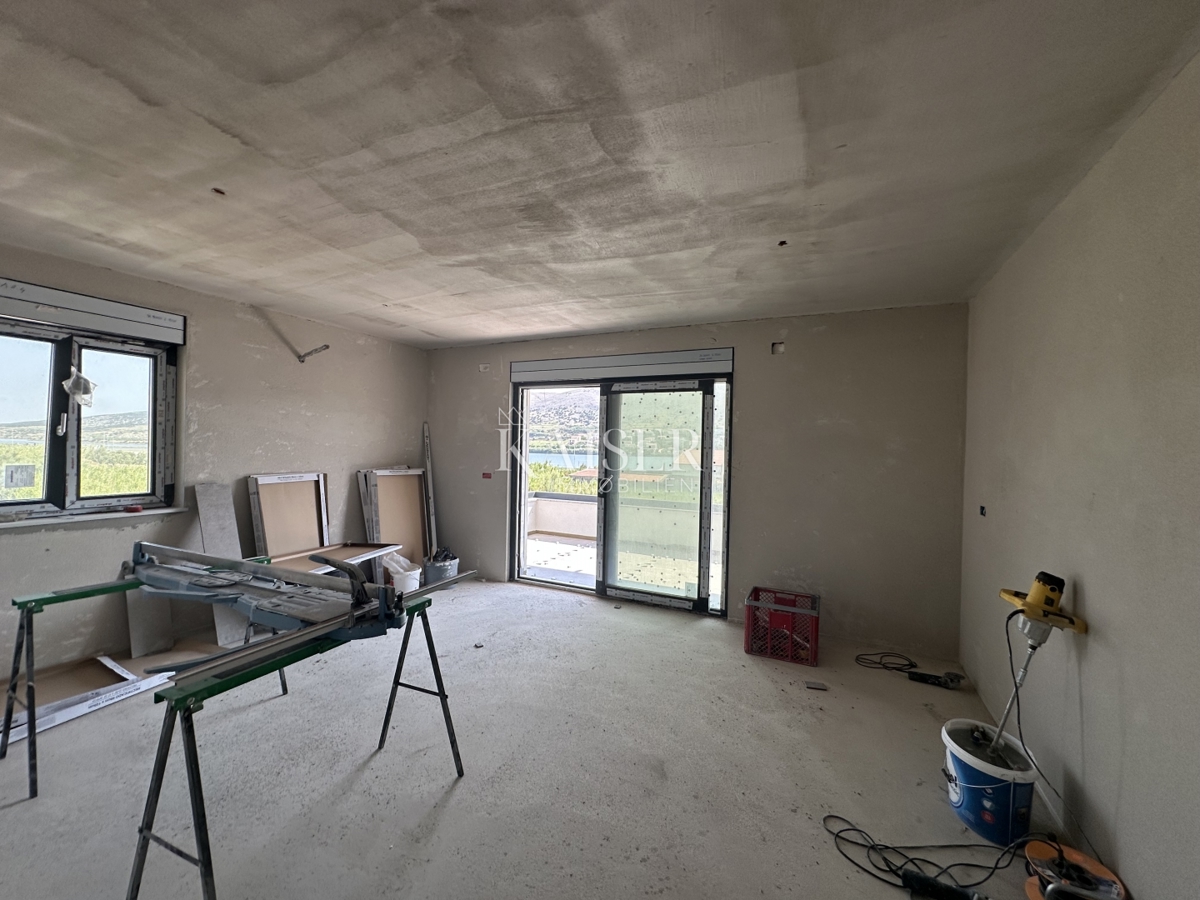 Pag, apartma - 57,63 m2 s pogledom na morje, 70 m od morja