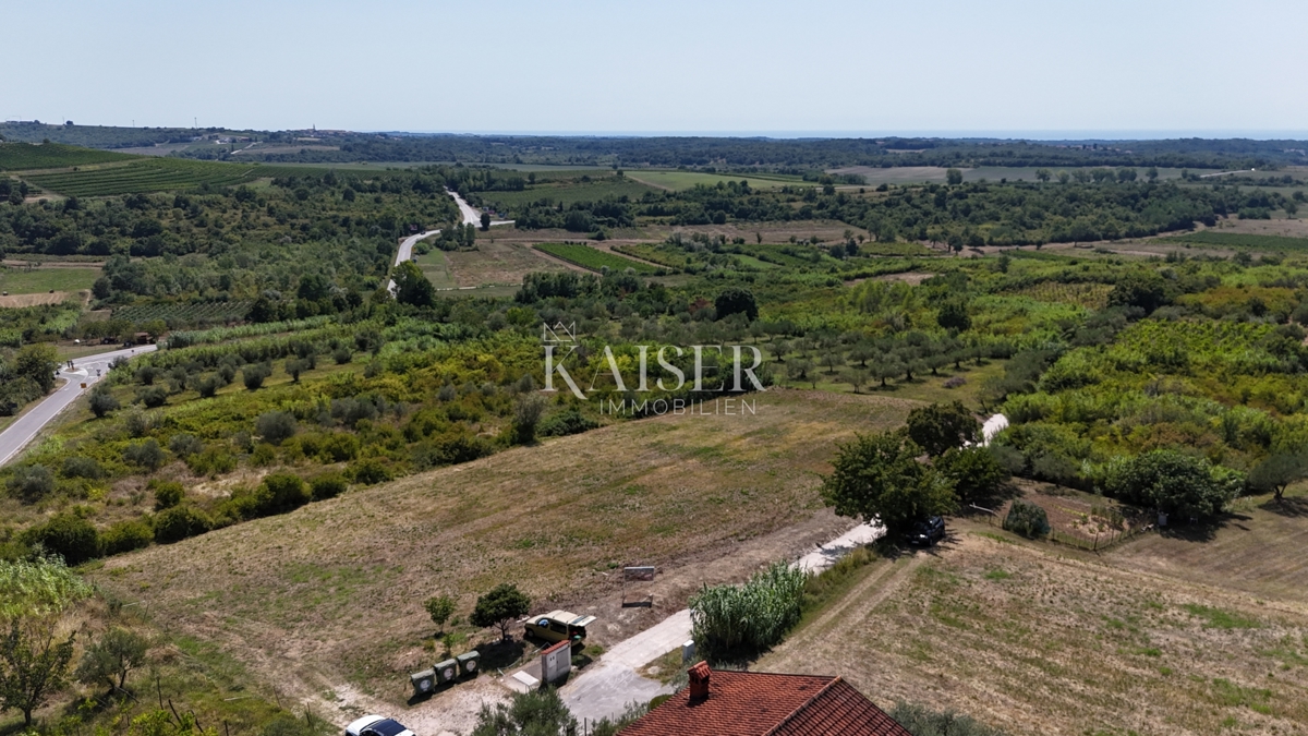  Zazidljivo zemljišče Buje, 1.032m2