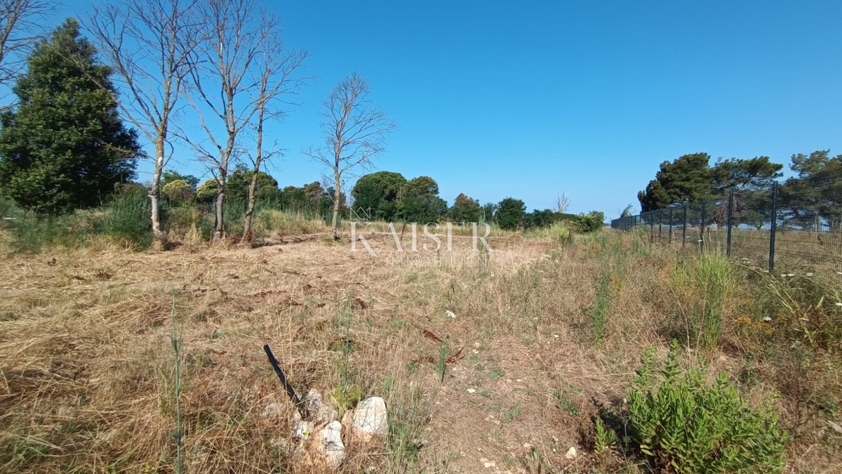 Istra, Fažana - kmetijsko zemljišče 660m2 le 50m od morja
