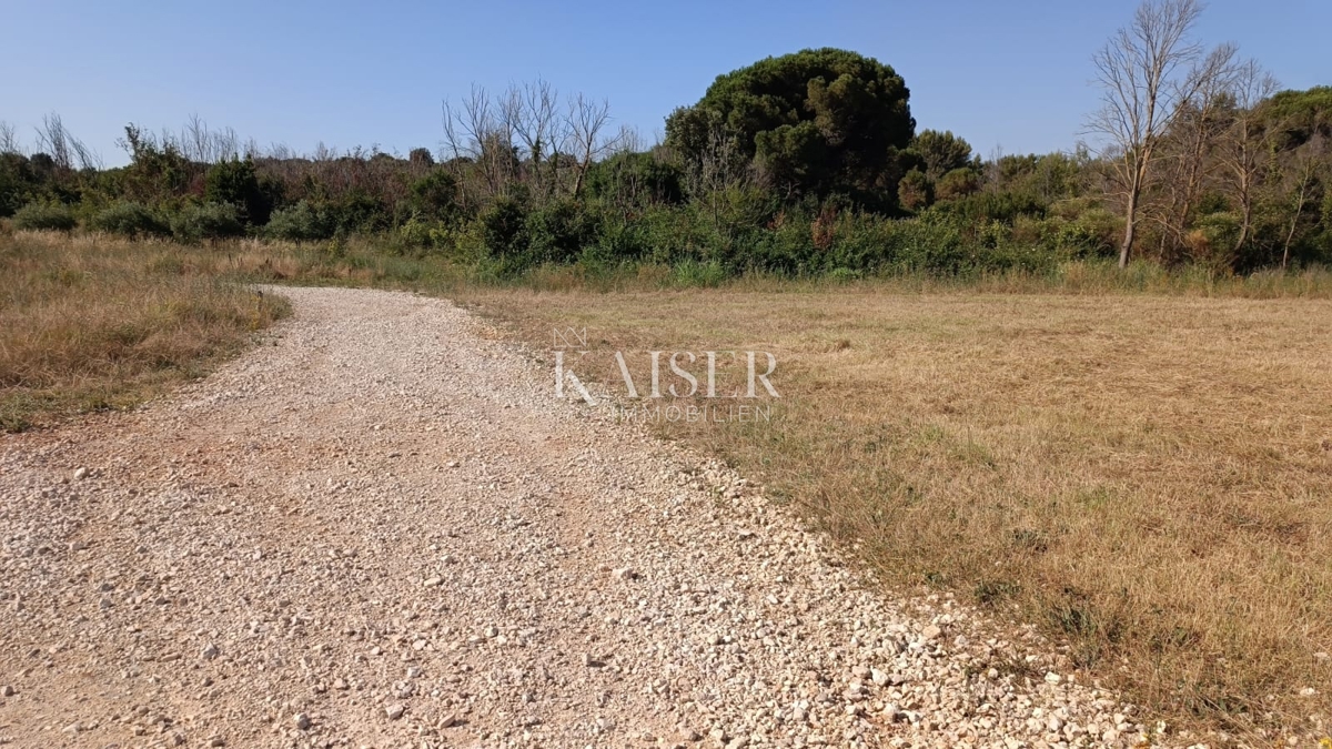Istra, Fažana - kmetijsko zemljišče 660m2 le 50m od morja