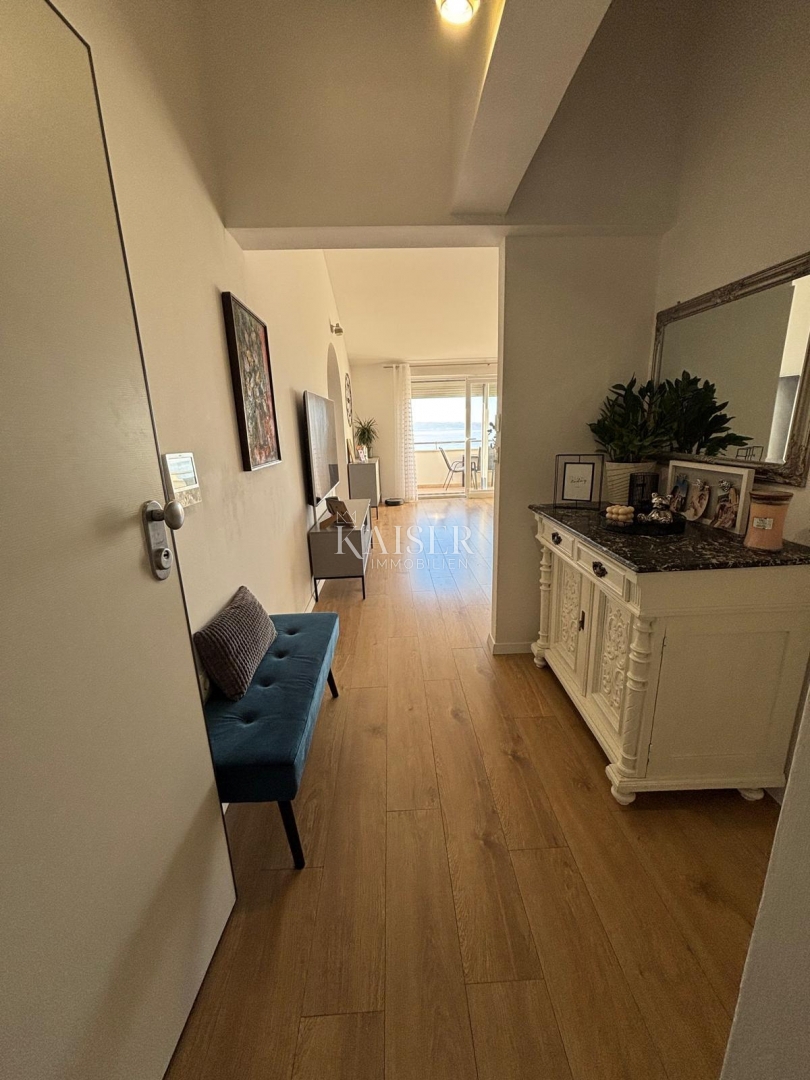 Split, Žnjan - trosobno stanovanje 120 m2 s pogledom na morje