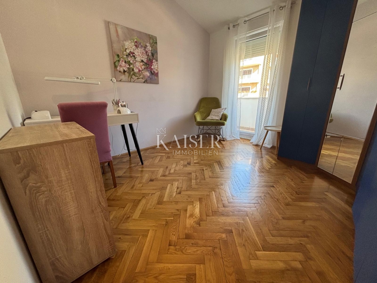 Split, Žnjan - trosobno stanovanje 120 m2 s pogledom na morje