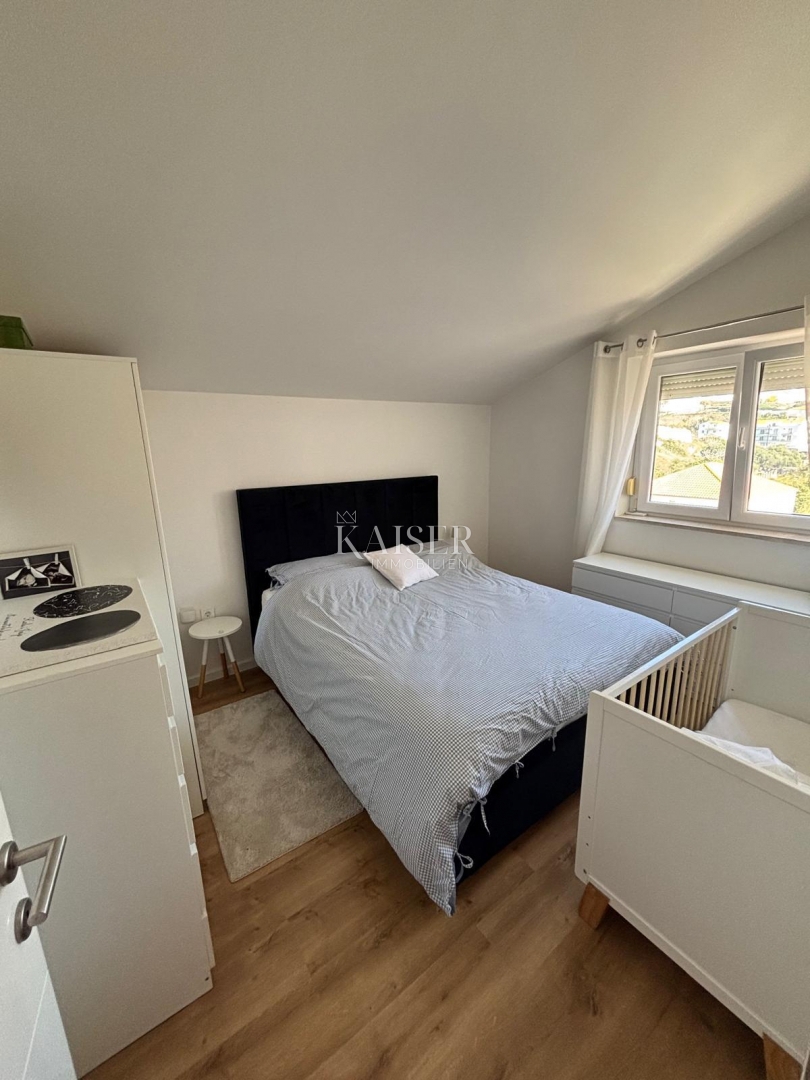 Split, Žnjan - trosobno stanovanje 120 m2 s pogledom na morje