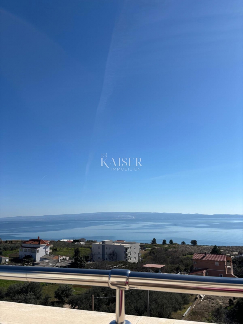 Split, Žnjan - trosobno stanovanje 120 m2 s pogledom na morje