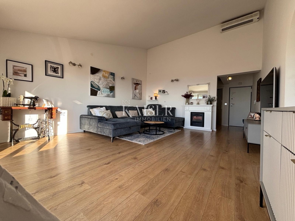 Split, Žnjan - trosobno stanovanje 120 m2 s pogledom na morje