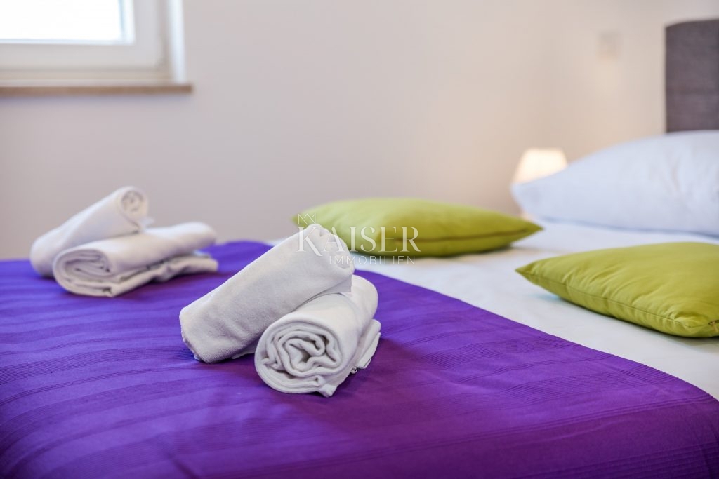 Istra - Poreč, ekskluzivna vila s 6 apartmaji v bližini morja