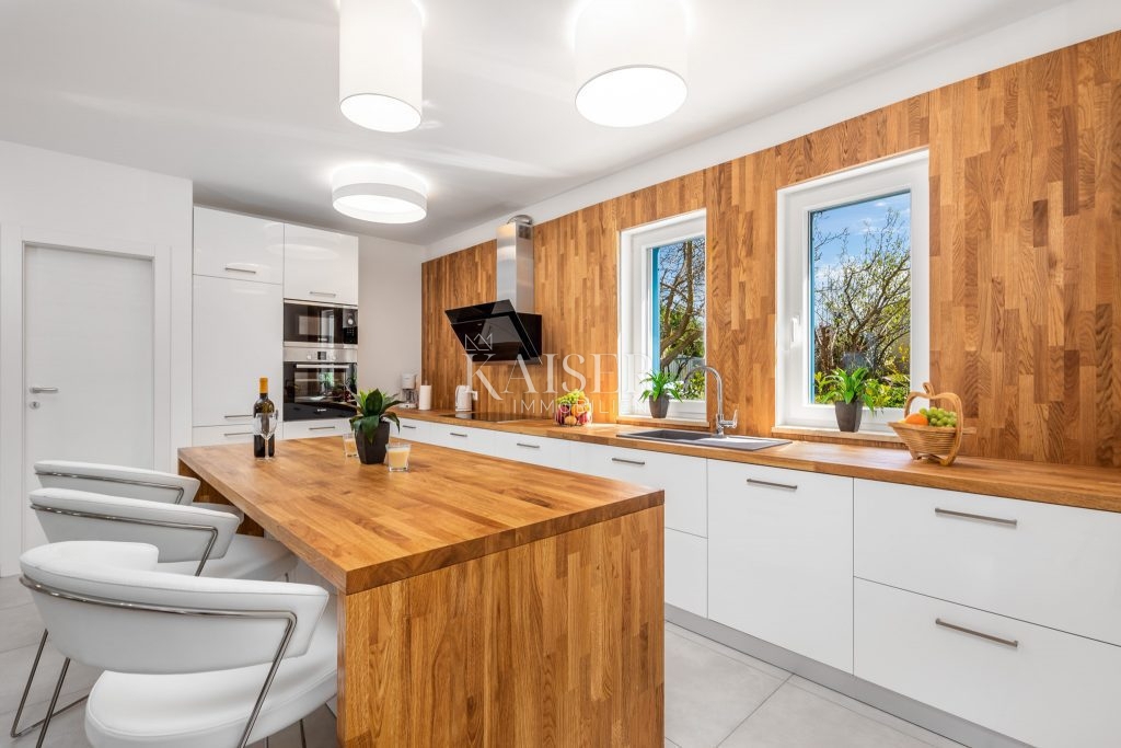 Istra - Poreč, ekskluzivna vila s 6 apartmaji v bližini morja
