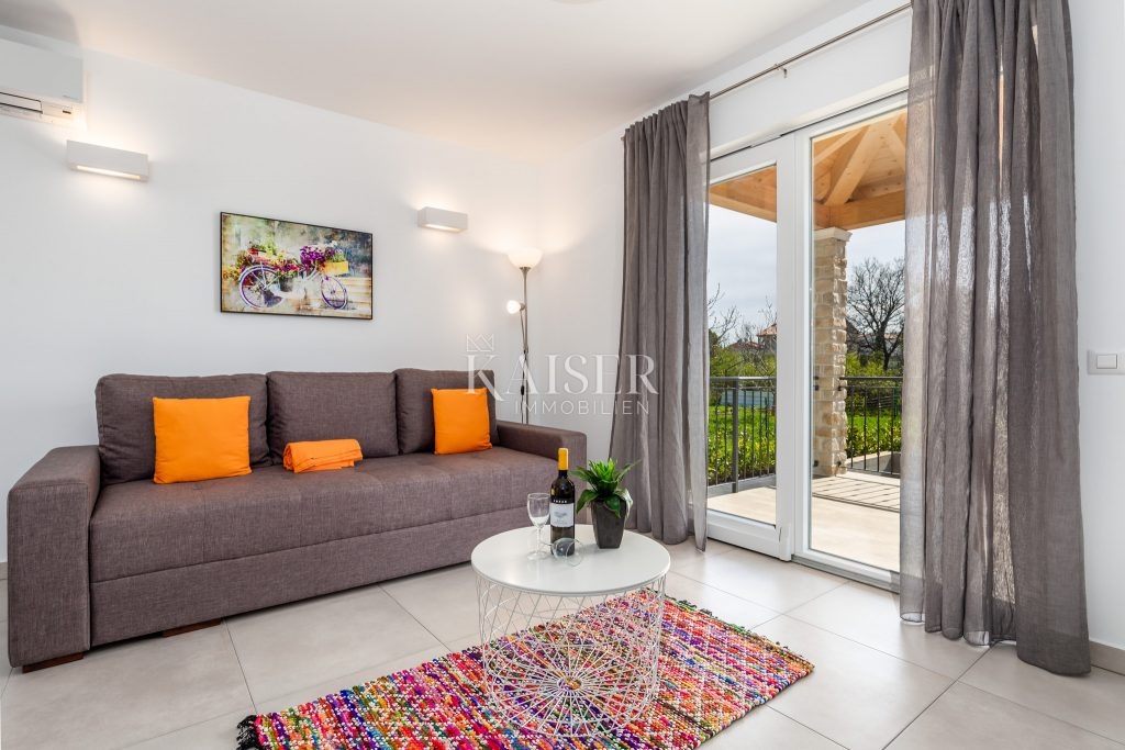 Istra - Poreč, ekskluzivna vila s 6 apartmaji v bližini morja