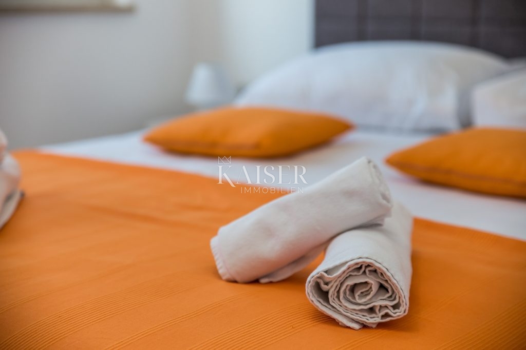 Istra - Poreč, ekskluzivna vila s 6 apartmaji v bližini morja