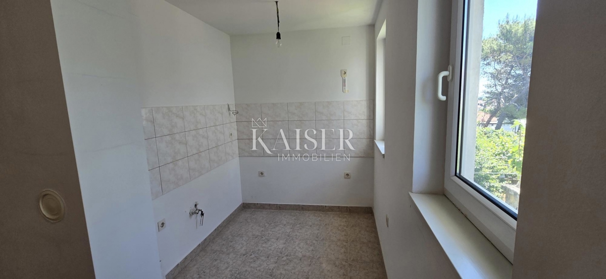 Krk, Krk - Apartma 300 m od morja s parkirnim mestom - takoj vseljivo