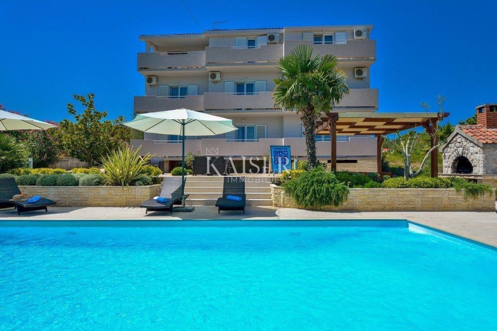 Ugljan, Kukljica - Čudovita apartmajska vila v srcu Kukljice - bisera otoka Ugljana