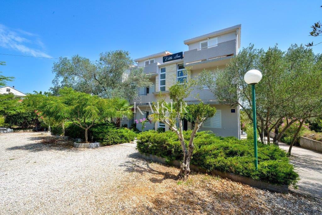 Ugljan, Kukljica - Čudovita apartmajska vila v srcu Kukljice - bisera otoka Ugljana