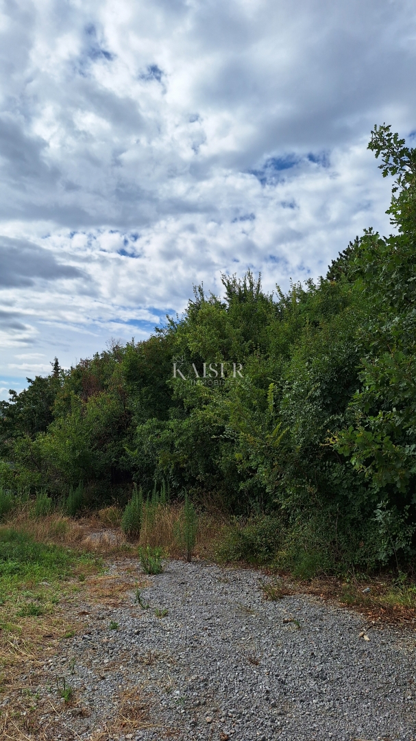  Zazidljivo zemljišče Glavani, Kostrena, 1.030m2