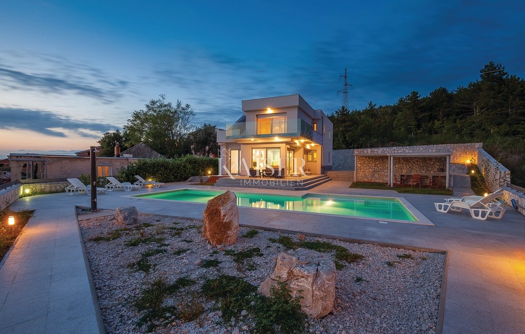 Crikvenica – Ekskluzivna luksuzna vila z bazenom in panoramskim pogledom na morje