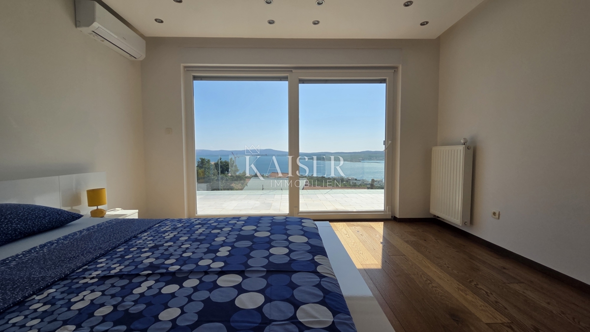 Crikvenica – Ekskluzivna luksuzna vila z bazenom in panoramskim pogledom na morje