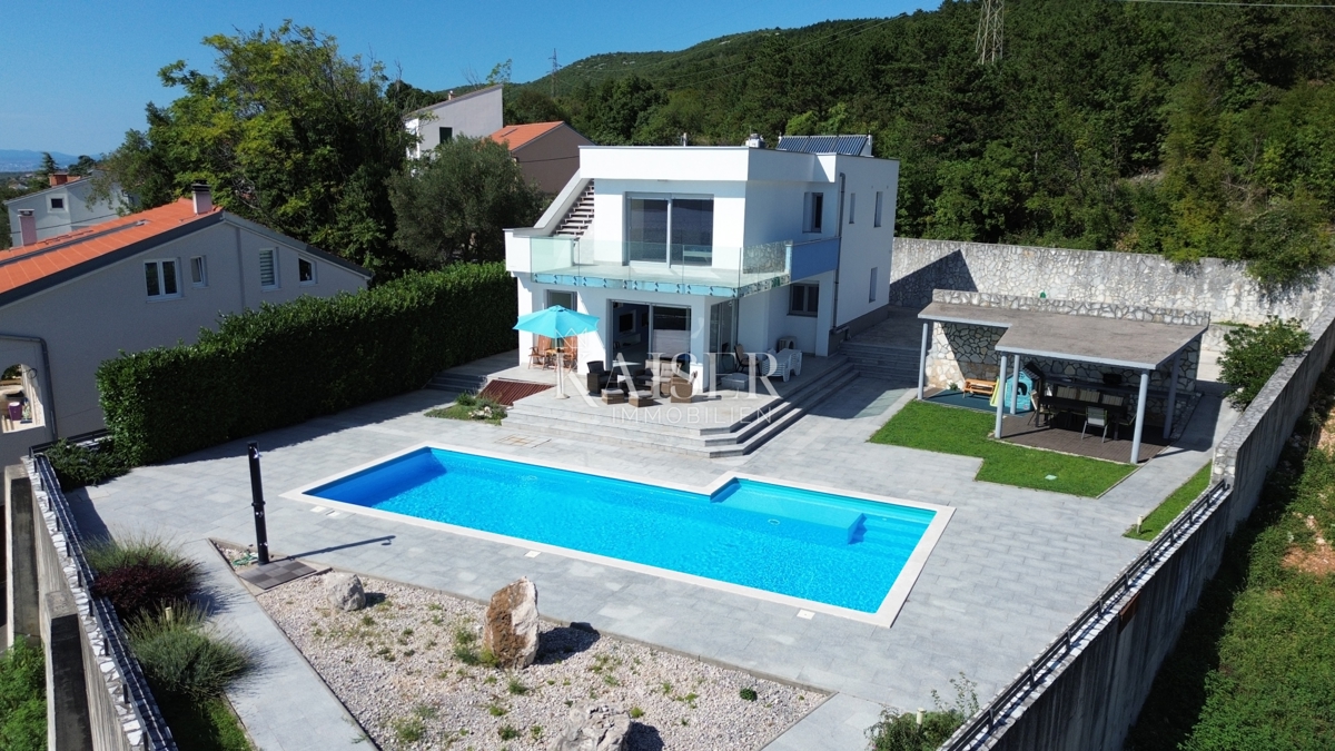 Crikvenica – Ekskluzivna luksuzna vila z bazenom in panoramskim pogledom na morje