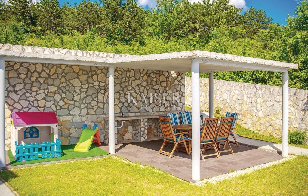 Crikvenica – Ekskluzivna luksuzna vila z bazenom in panoramskim pogledom na morje