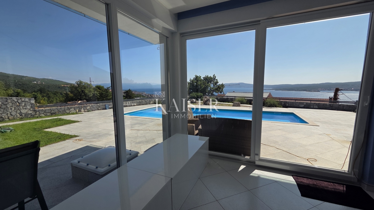 Crikvenica – Ekskluzivna luksuzna vila z bazenom in panoramskim pogledom na morje