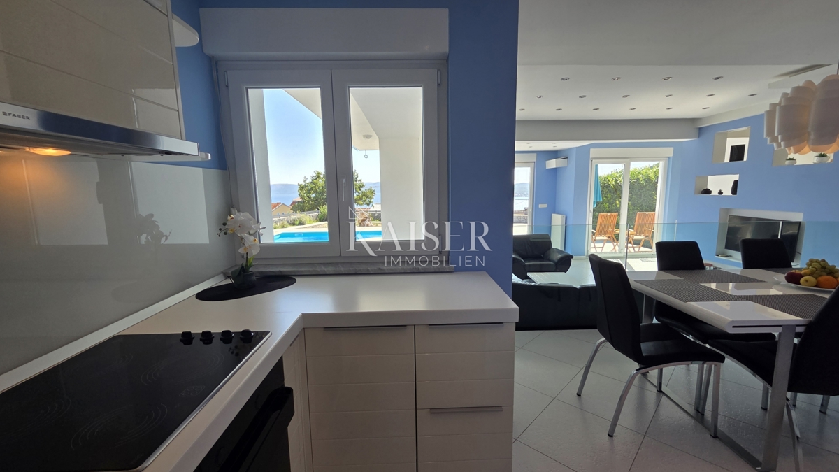 Crikvenica – Ekskluzivna luksuzna vila z bazenom in panoramskim pogledom na morje