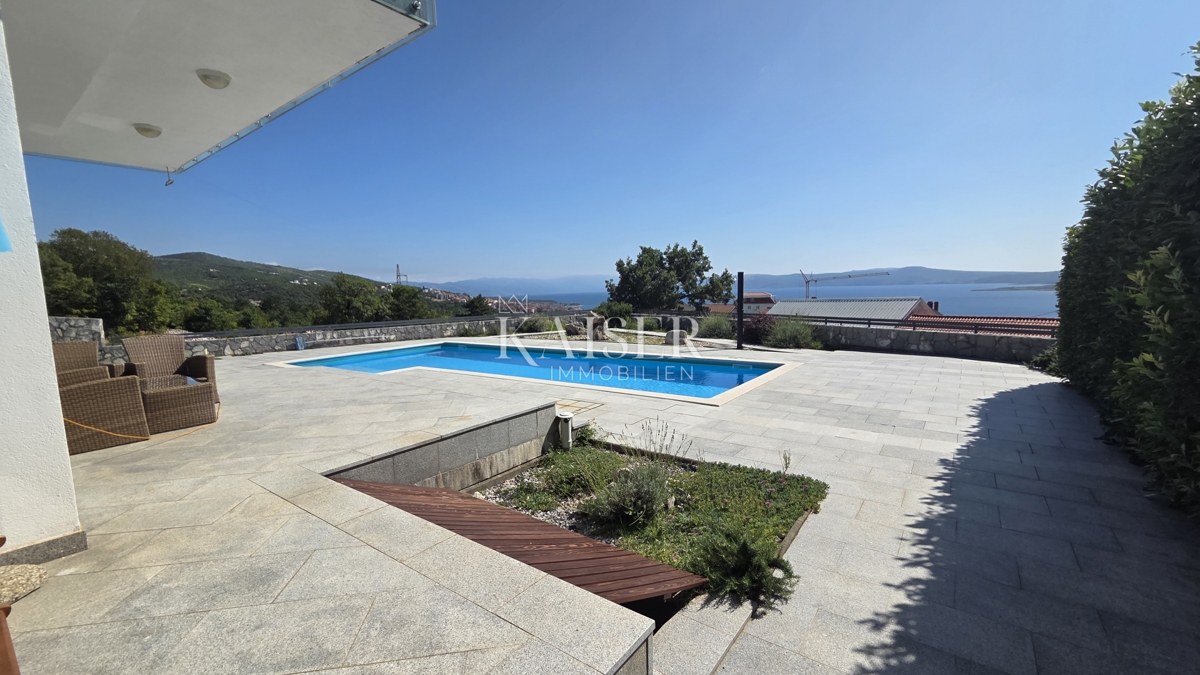 Crikvenica – Ekskluzivna luksuzna vila z bazenom in panoramskim pogledom na morje