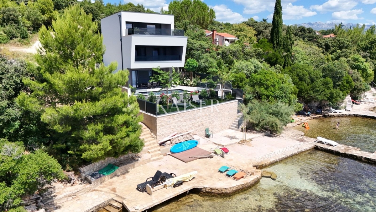 Zadar, Posedarje - ekskluzivna vila prva vrsta ob morju z zasebnim dostopom do morja