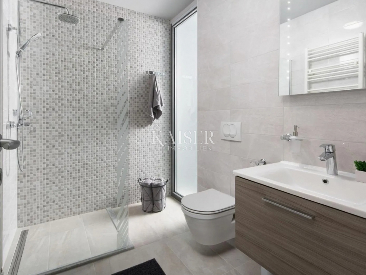 Istra, Rabac - edinstvena vila z morjem na dlani, 210 m2